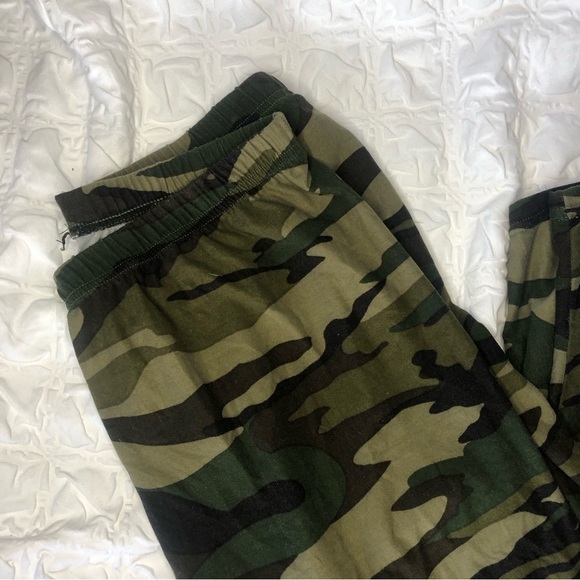 Butter Soft Women’s Green Camo Leggings Onesize - Picture 2 of 3